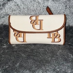 Dooney & Bourke wallet